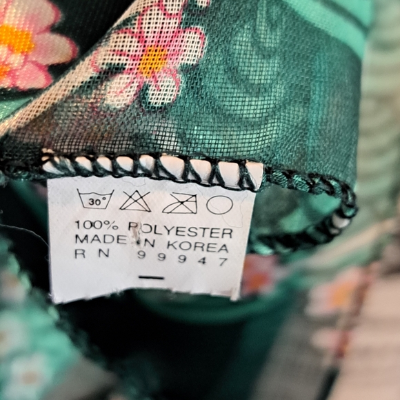 Beautiful!! Made in Korea scarf - Picture 10 of 11